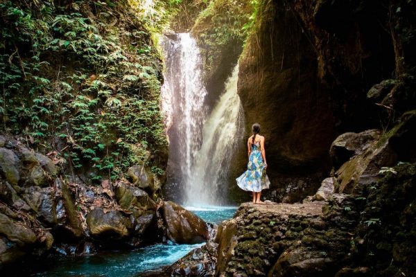 Ulun Danu Temple – Twin Lake – 3 Cute Waterfalls